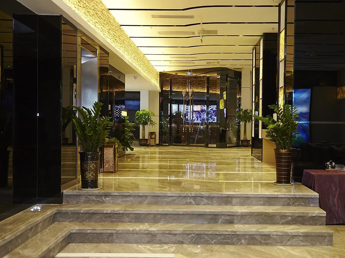Lavande Hotel Sanya Bay Jixiang Street Branch Çin