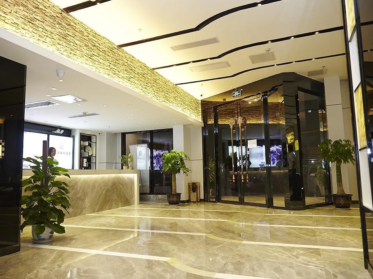 Lavande Hotel Sanya Bay Jixiang Street Branch 4*,  Çin