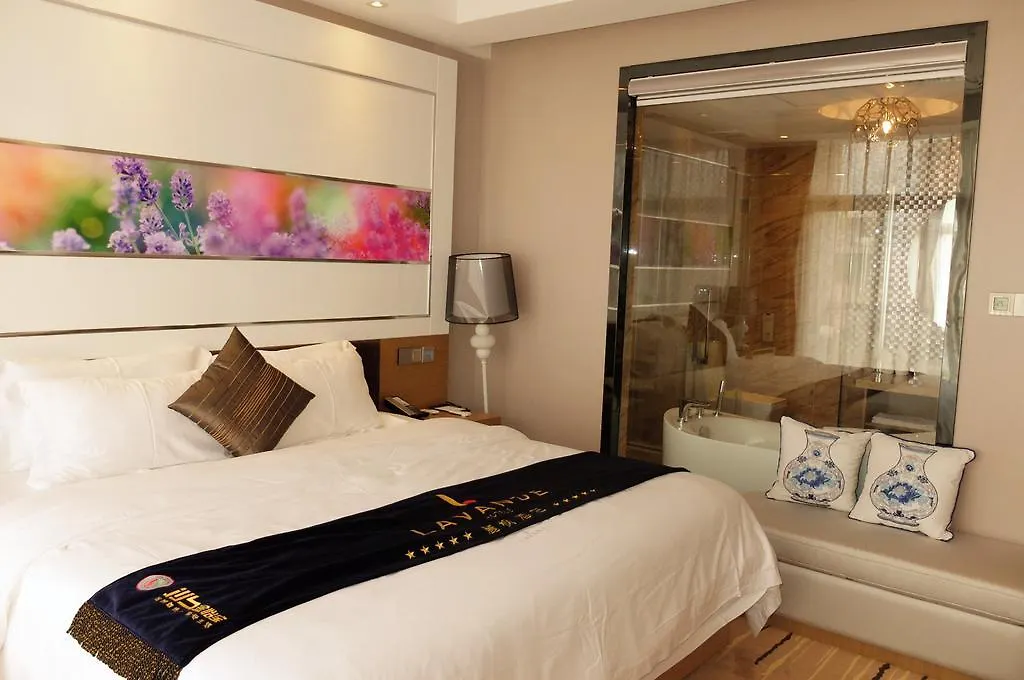 Lavande Hotel Sanya Bay Jixiang Street Branch
