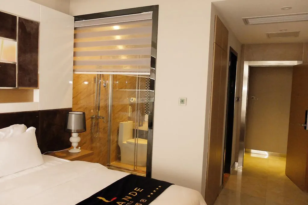 Lavande Hotel Sanya Bay Jixiang Street Branch